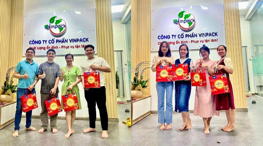 Tất cả nhân viên được nhận bánh trung thu cho ngày Tết đoàn viên