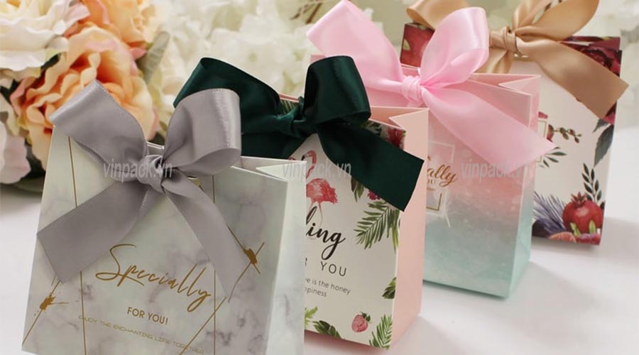 Túi giấy đựng quà siêu cute - tặng là yêu