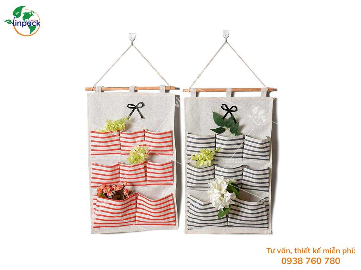 Canvas wall hanging storage bag