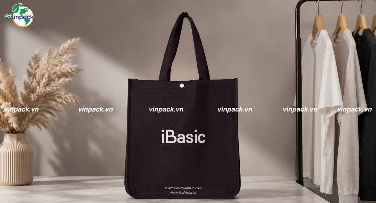 Mẫu túi vải không dệt may viền đựng quần áo IBASIC