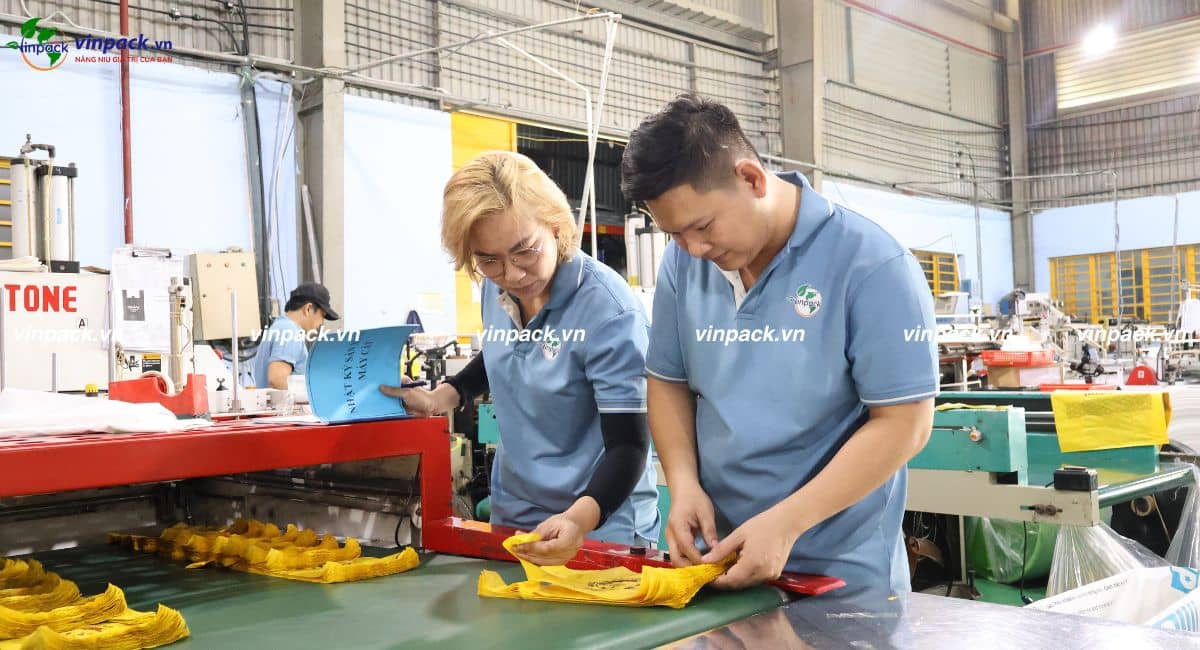 Xưởng sản xuất túi xốp đựng ly Vinpack