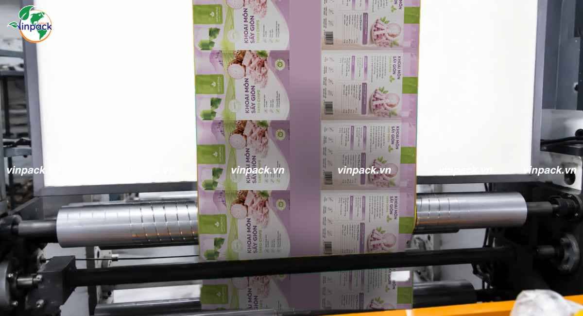 Hình ảnh nhà xưởng Vinpack sản xuất bao bì khoai môn sấy cho khách hàng