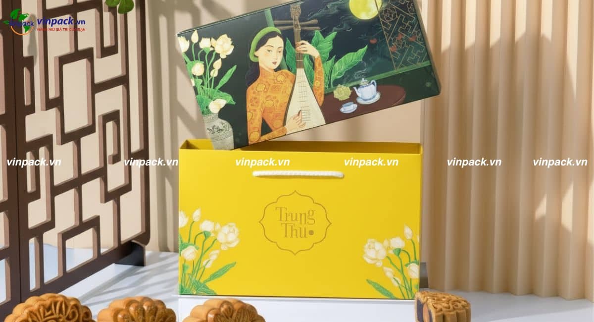 Túi giấy đựng bánh trung thu màu vàng in họa tiết hoa lá cao cấp