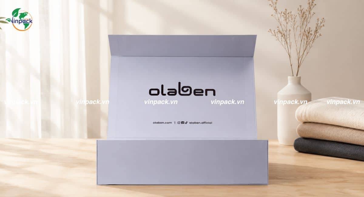 Mẫu hộp giấy nam châm đựng quần gia công theo yêu cầu