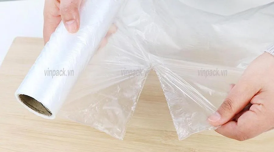 Cuộn thực phẩm PE trong sản xuất tại Vinpack