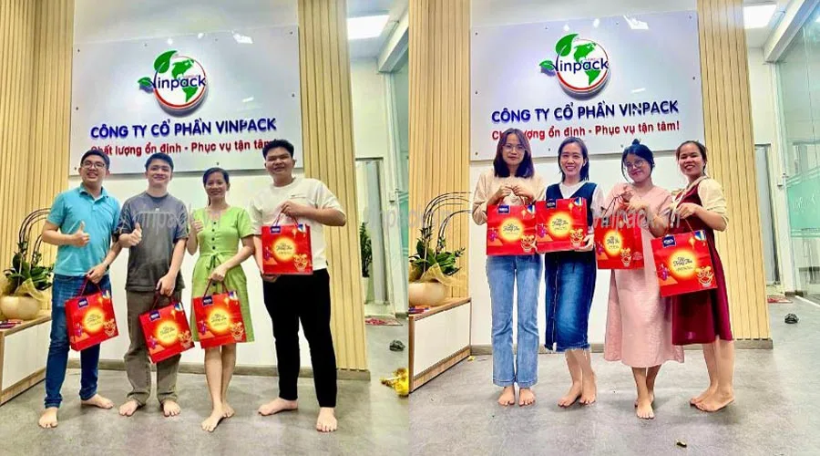 Tất cả nhân viên được nhận bánh trung thu cho ngày Tết đoàn viên