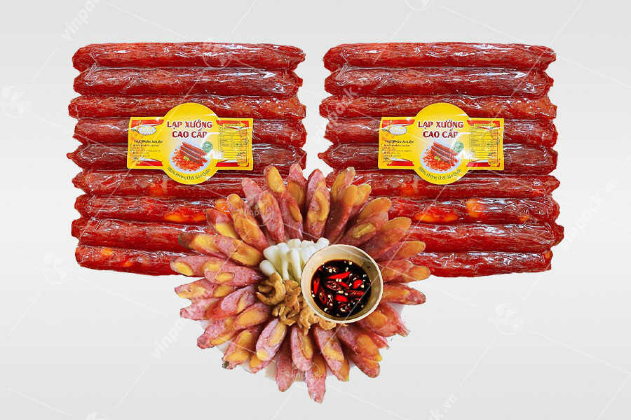 Lạp xưởng đóng gói hút chân không với bao bì chuyên dụng