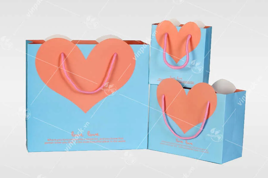 Mẫu mã túi giấy đựng quà valentine và hình trái tim xinh xắn