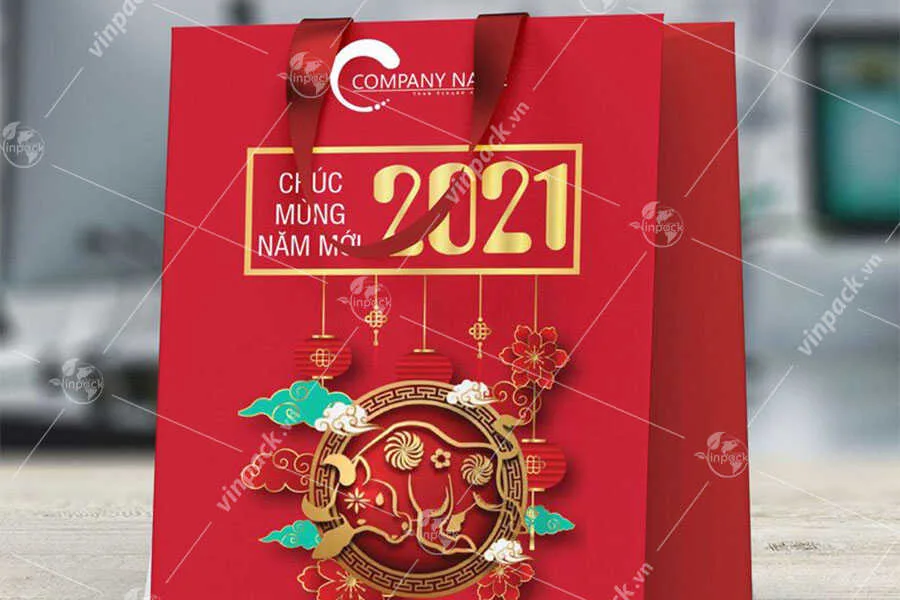 Màu sắc thiết kế túi giấy đựng lịch luôn tạo được sự trang trọng và thể hiện tính chuyên nghiệp