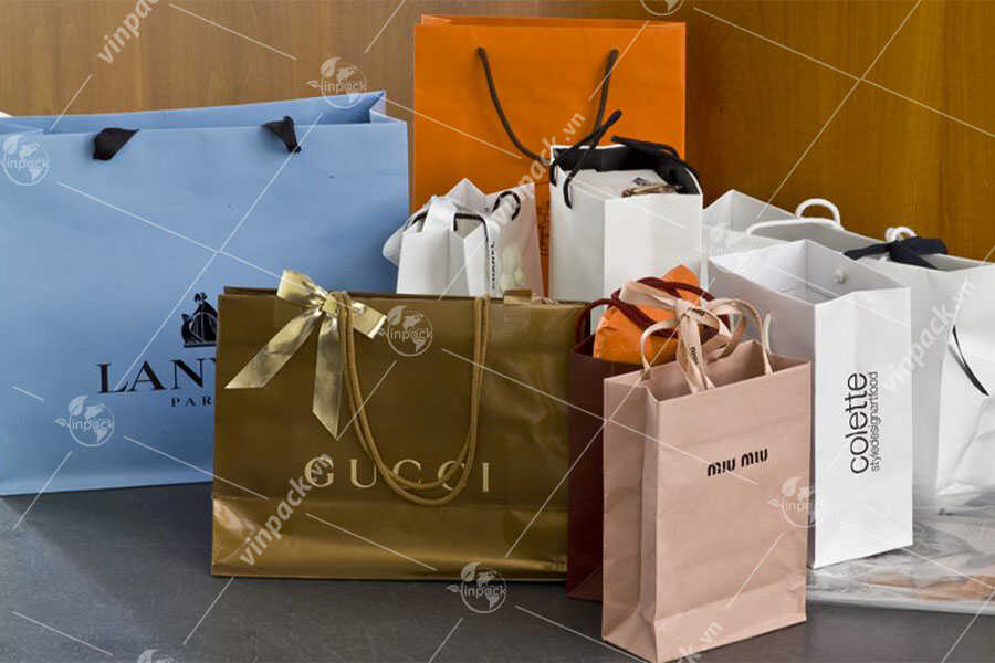 Nhiều loại sản phẩm túi giấy đựng nước hoa trên thị trường