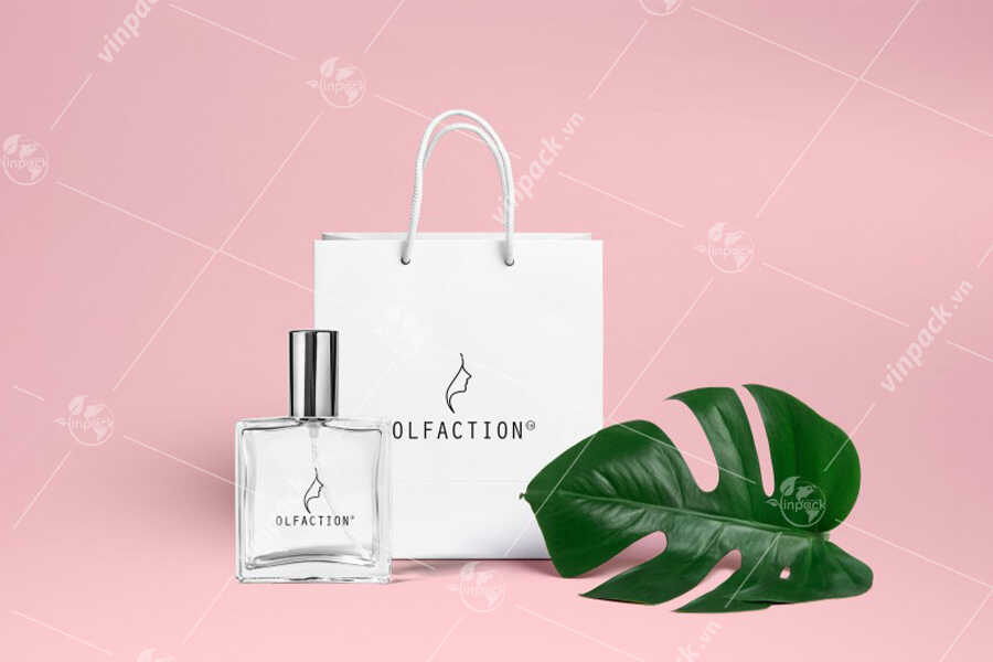 Sản phẩm túi giấy đựng nước hoa màu trắng đa dạng về thiết kế đơn giản nổi bật
