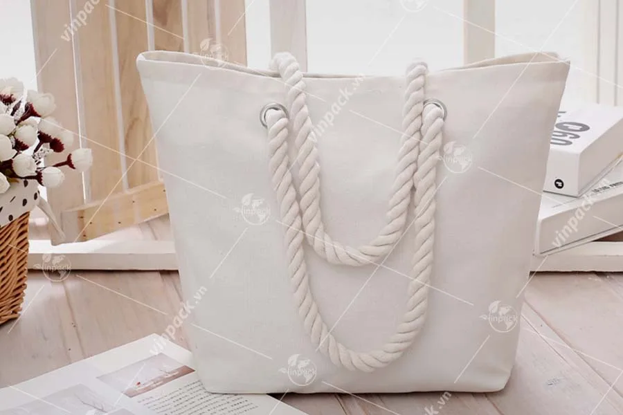 Túi vải bố quà tặng màu trắng, đóng khoen xỏ dây thừng