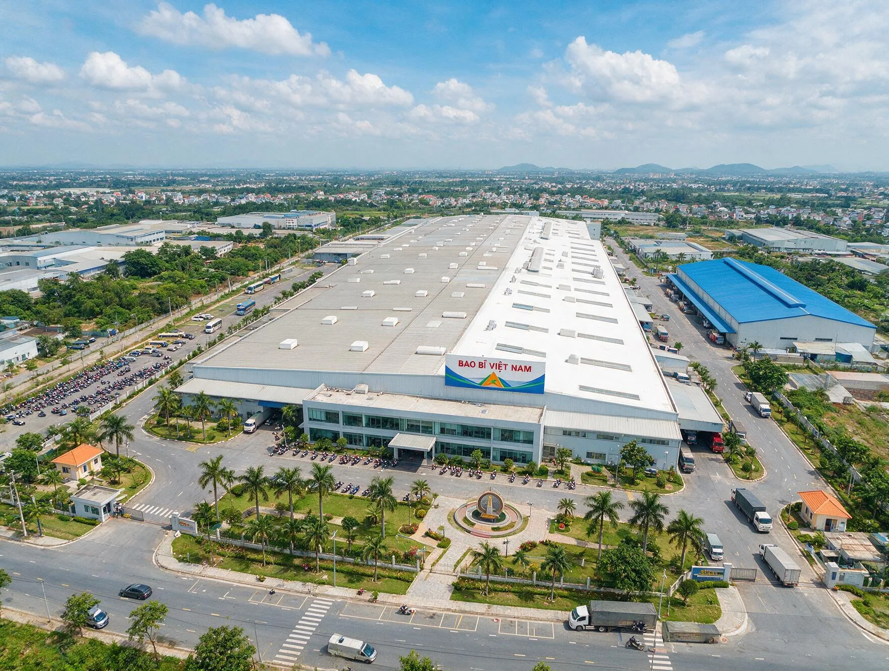 Toàn cảnh nhà máy Vinpack nhìn từ trên cao — minh hoạ