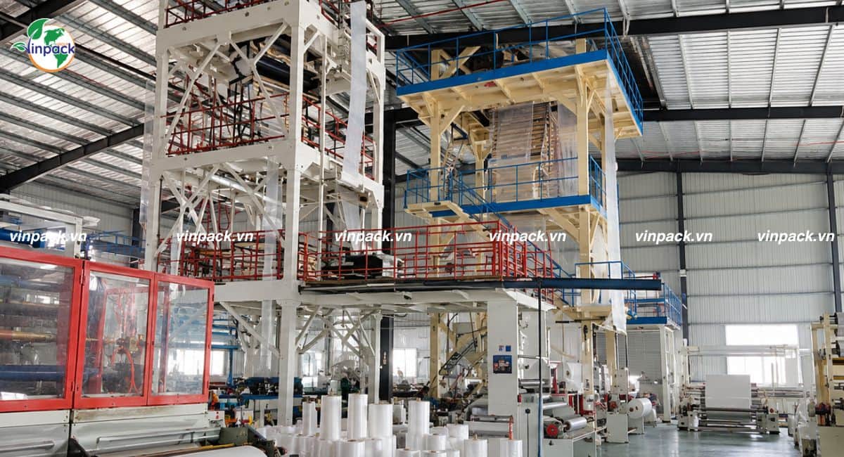 Hình ảnh một góc nhà xưởng của Vinpack để sản xuất bao bì