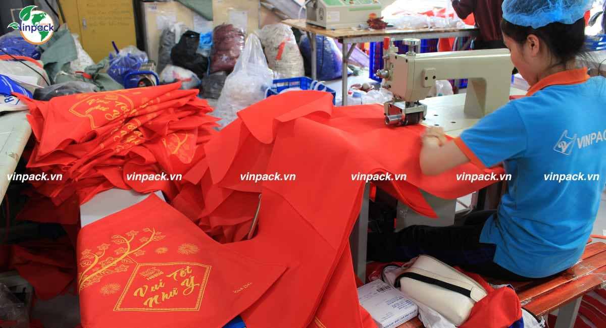 Xưởng sản xuất túi vải không dệt đựng quà