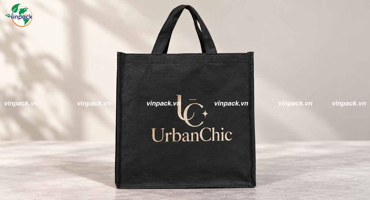 Mẫu túi tote vải không dệt cửa hàng thời trang