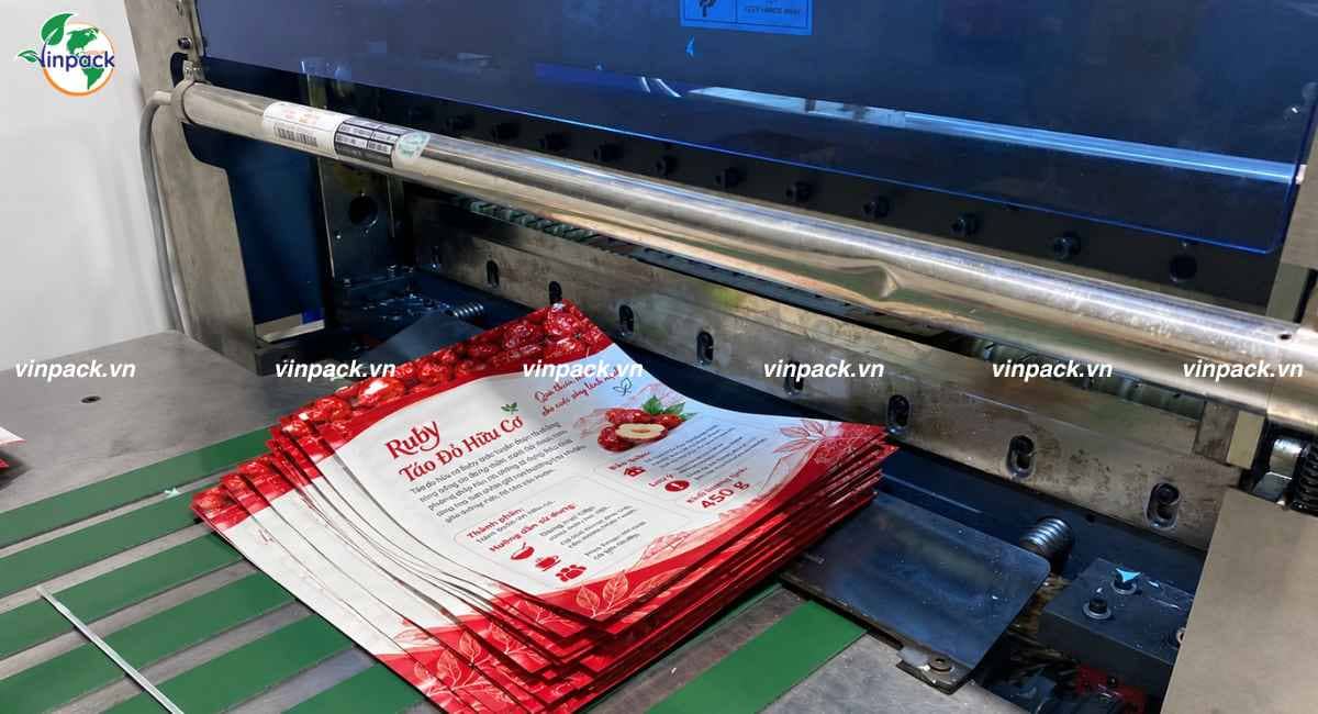 Xưởng sản xuất bao bì táo đỏ sấy
