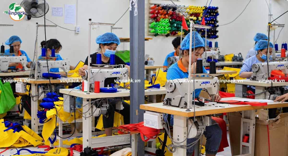 Xưởng sản xuất túi vải đay đựng bình nước