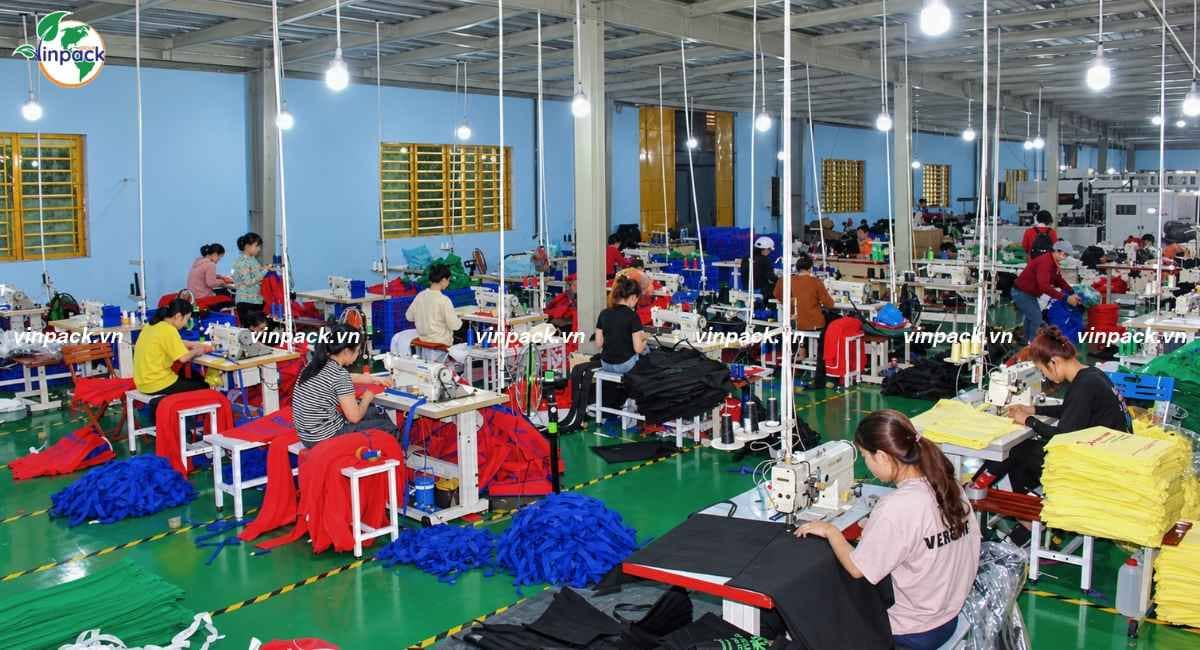 Xưởng sản xuất túi vải đựng quà noel