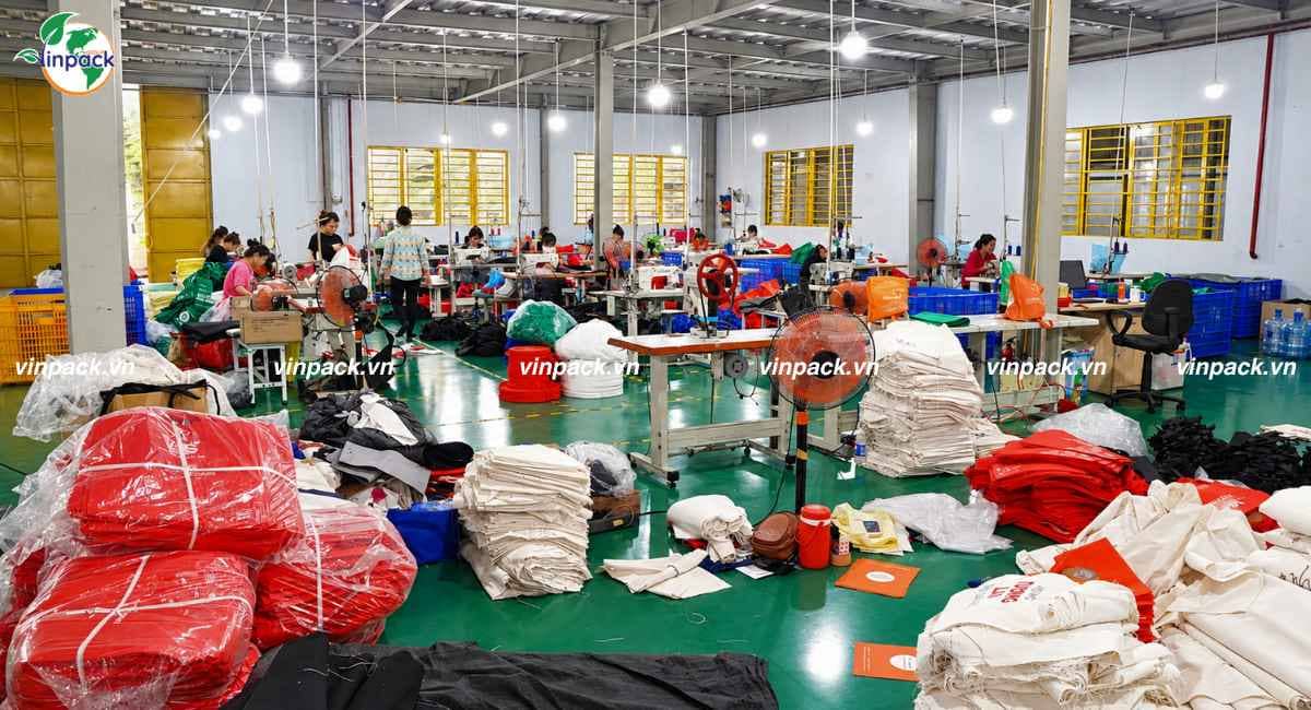 Xưởng sản xuất túi vải không dệt dạng hộp